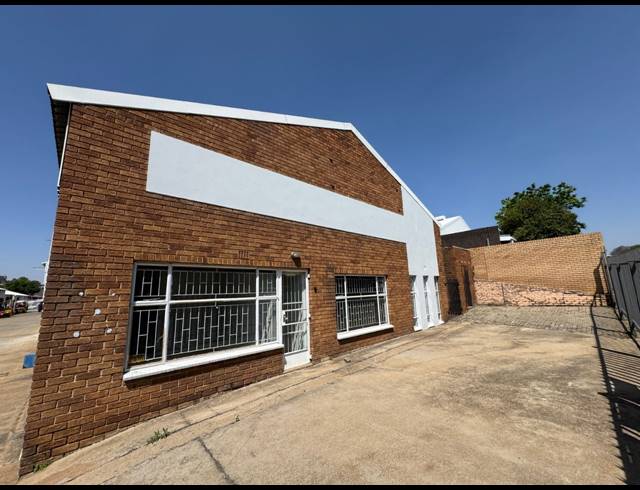 400M² WAREHOUSE TO LET IN WYNBERG